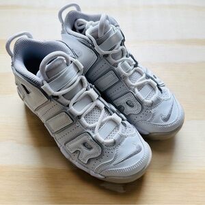 NIKE UPTEMPO SIZE 3Y AIR MORE UPTEMPO PHANTOM SANDDRIFT (DM1026-001) PRE-OWED